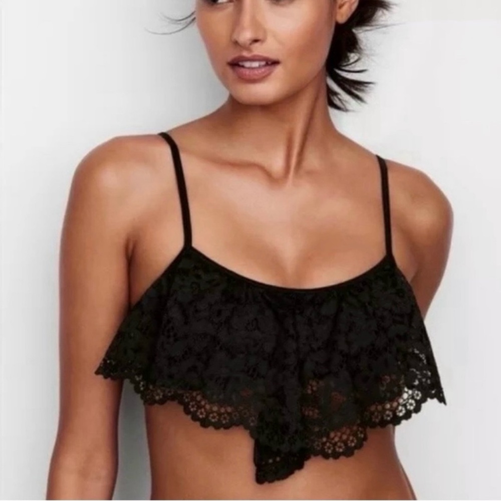 Victoria’s Secret Bralette Flounces Crochet Bralette Top. Size Small. NWT